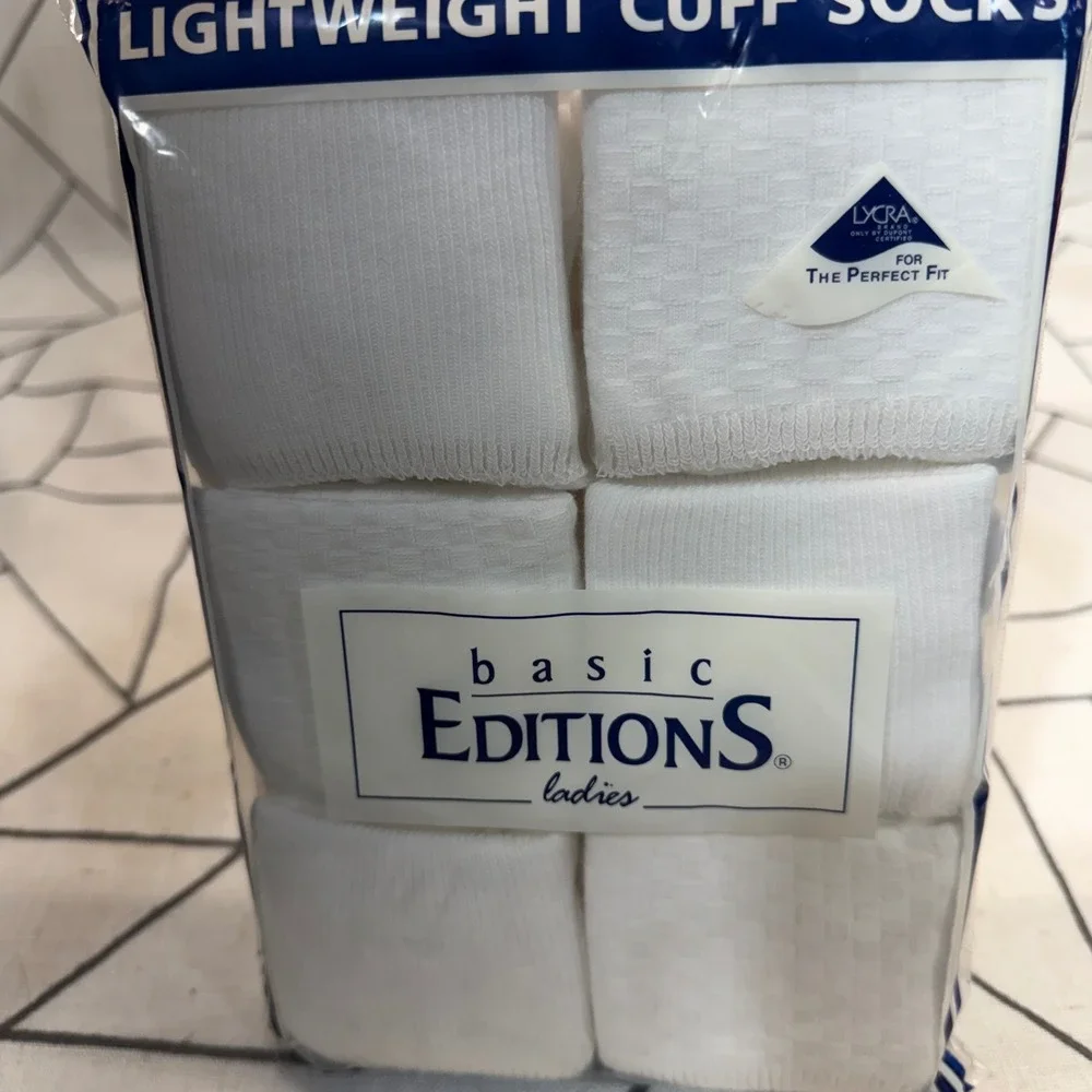 Basic Editions Lightweight VTG Cuff Socks 9-11 White 6 Pr Pack Cotton Blend Crew